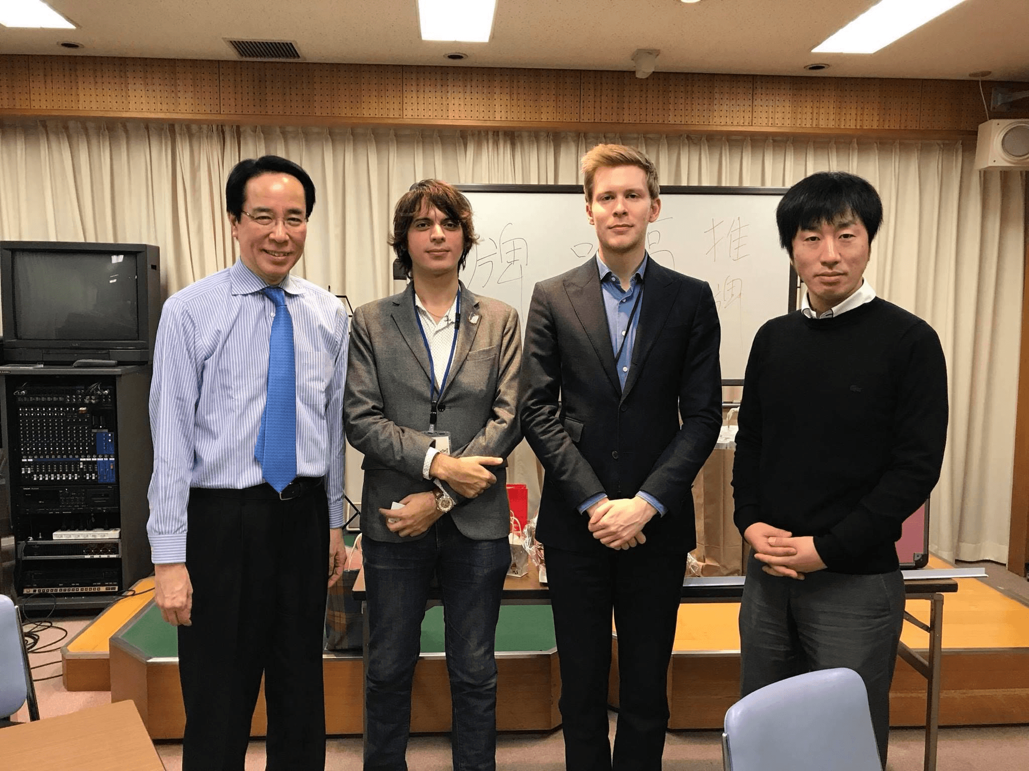 土田浩翔の「リーガロイヤル・心を育てる・プレミアム健康麻雀教室」